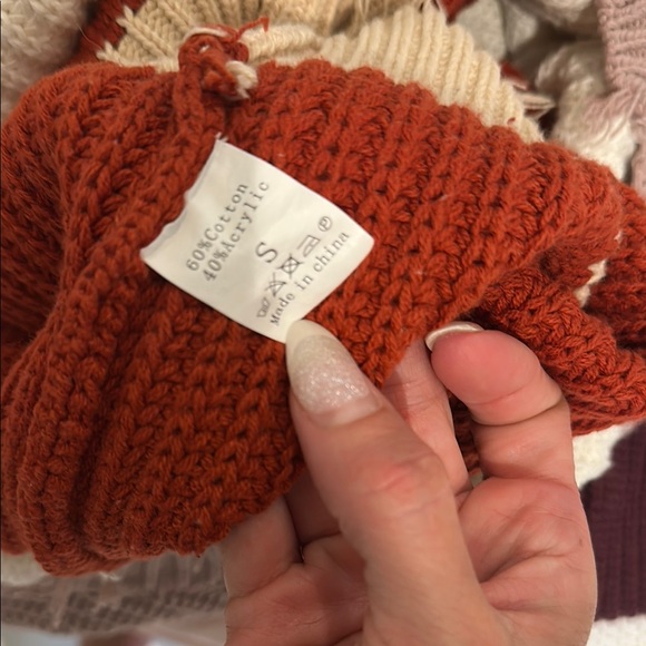 Colorblock Frayed Sweater - Picture 2 of 2